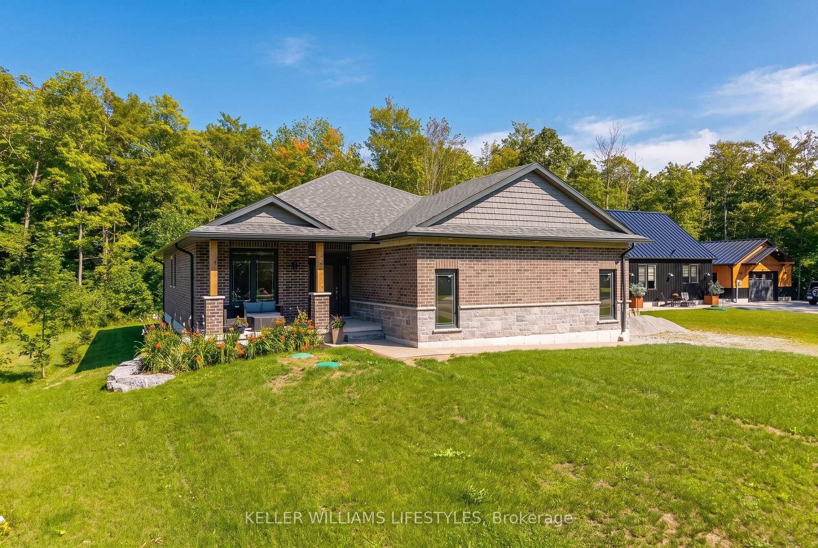 Property Photo:  74358 Driftwood Drive  ON N0M 1G0 