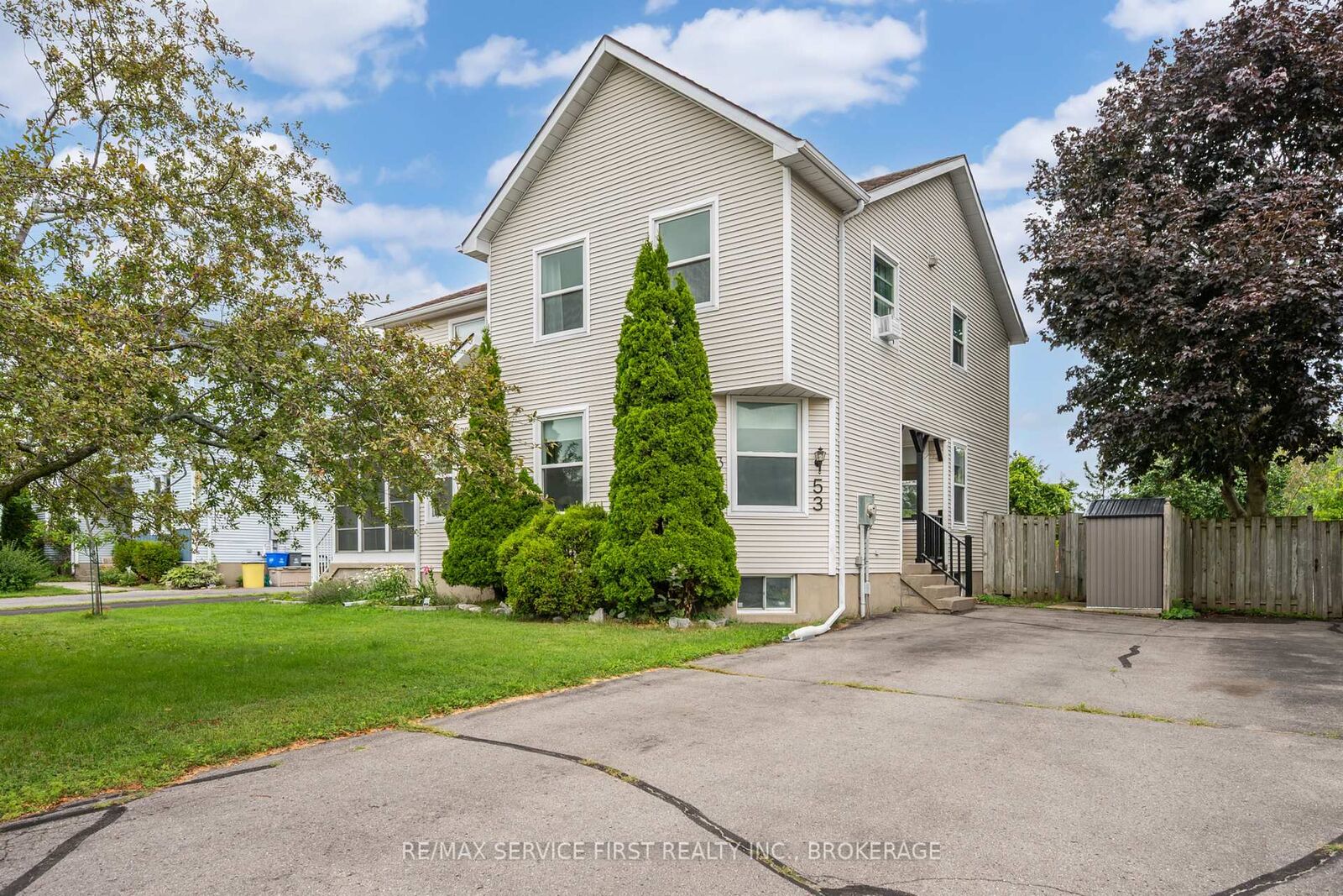 Property Photo:  53 McKeown Crescent  ON K7N 1Y4 