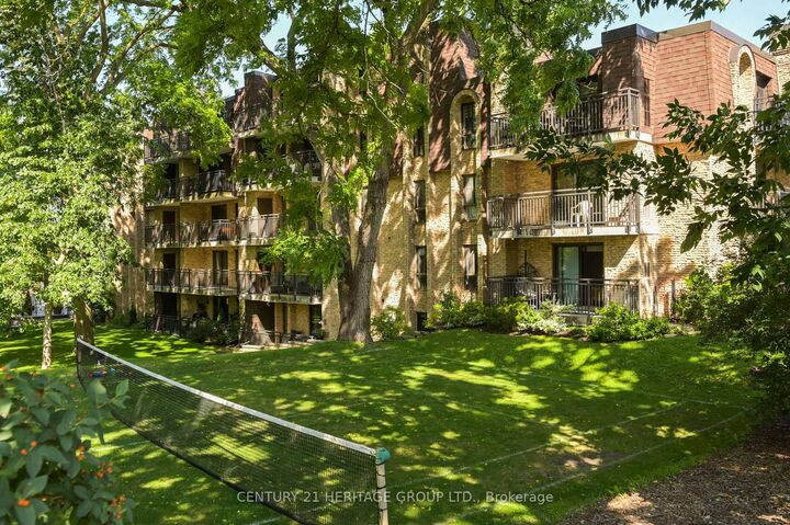 15390 Yonge Street Ph 1 — photo 1