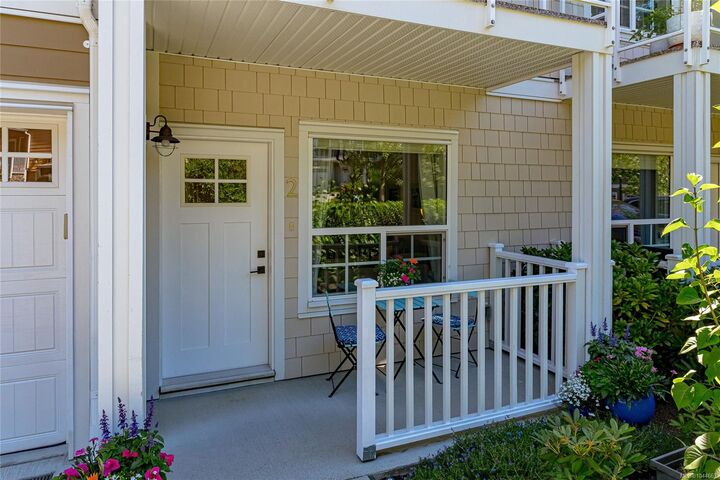 Property Photo:  1649 Lloyd Pl #2  BC V9C 0E5 