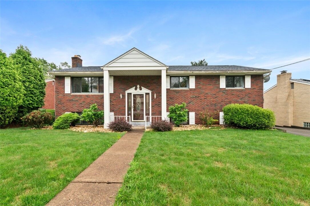 Property Photo:  214 Maurice Court  PA 15235 
