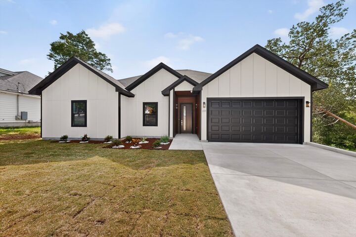 Property Photo: 137 N Pohakea Drive TX 78602