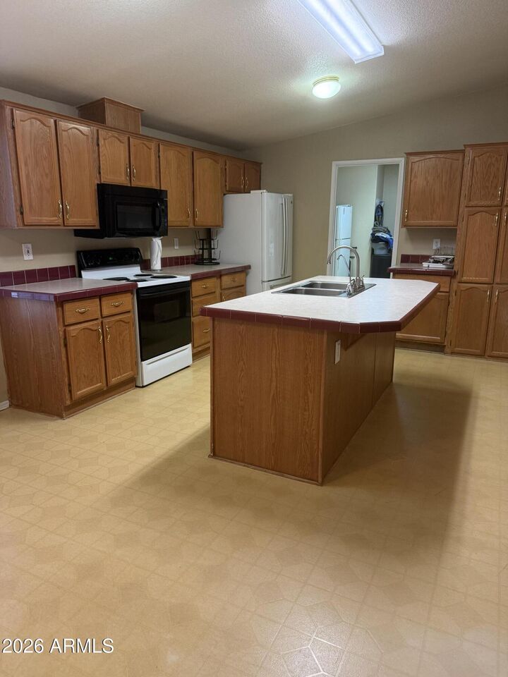Property Photo:  26608 S 193rd Place  AZ 85142 