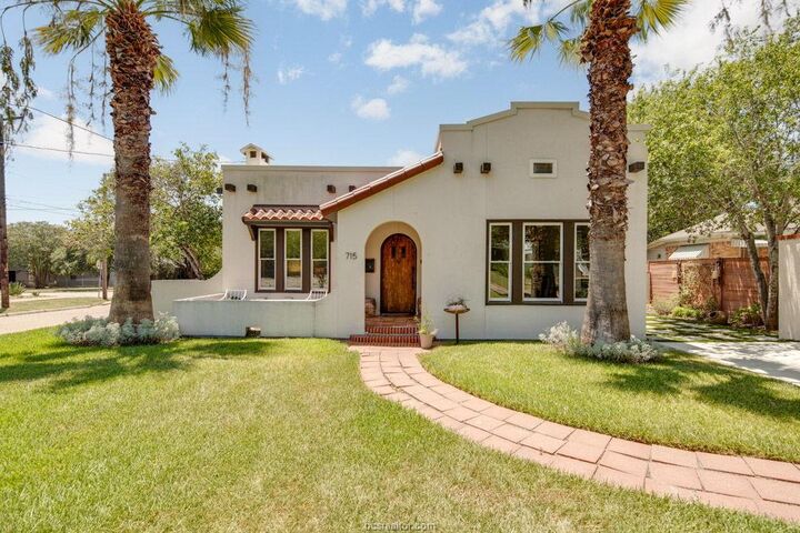 Property Photo:  715 East 31st Street  TX 77803 