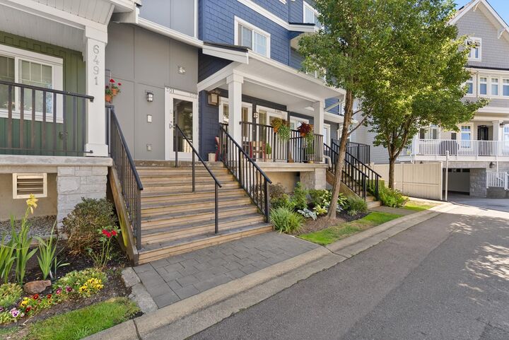 Photo de la propriété:  6491 Princess Lane 3  BC V7E 6R7 