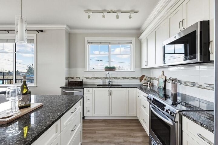 Property Photo: 11862 226 Street 305 BC V2X 9C8
