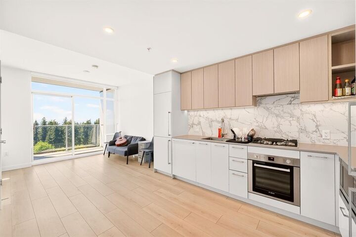 Property Photo:  6468 Willingdon Avenue 13xx  BC V5H 0L3 