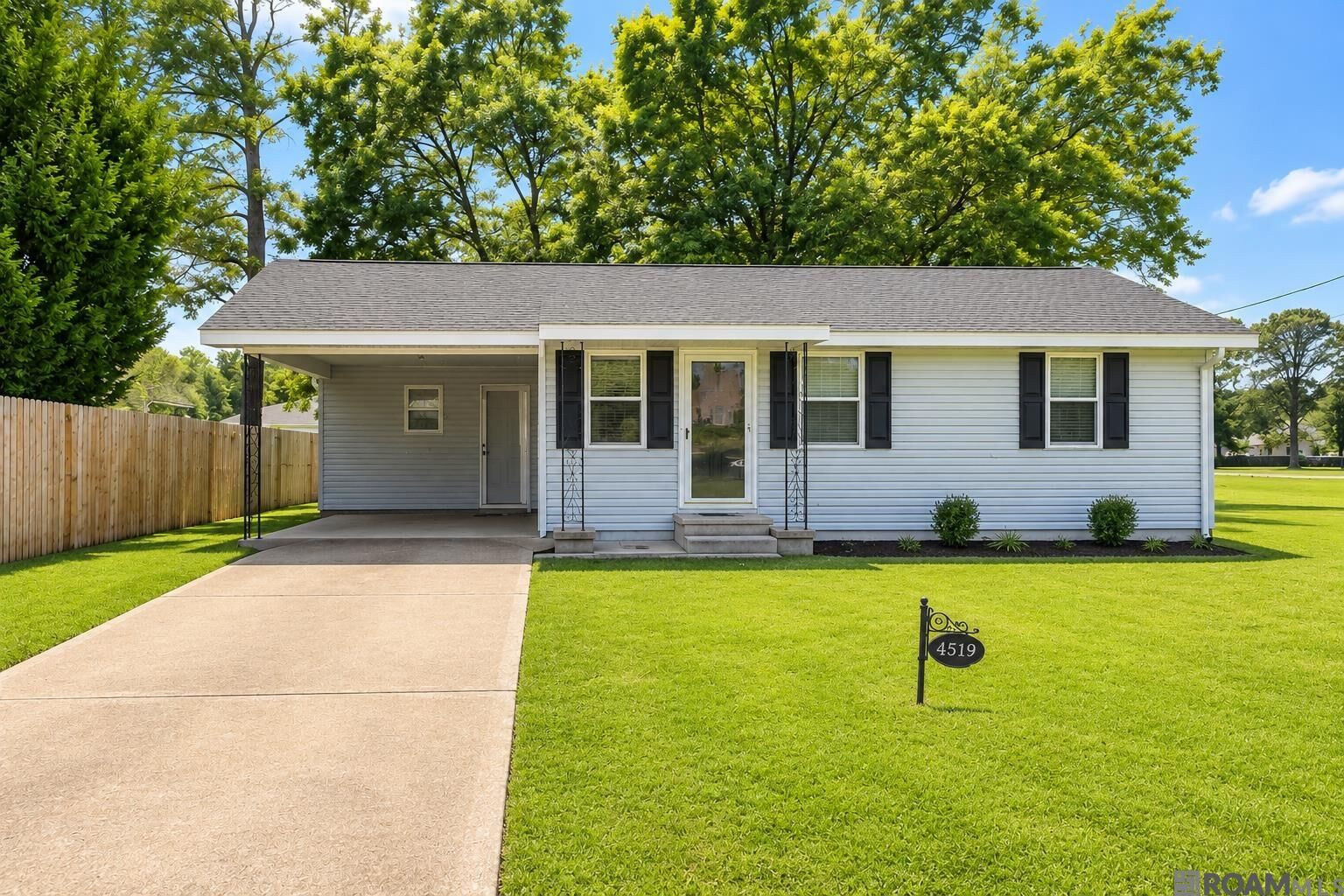 Property Photo:  4519 Kitten St  LA 70390 