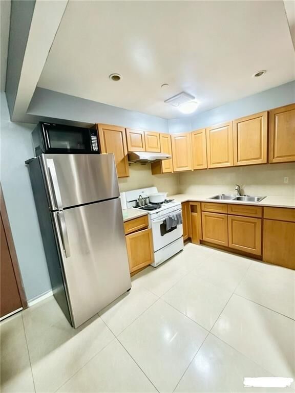 Property Photo: 5418 3rd Avenue 2A NY 11220