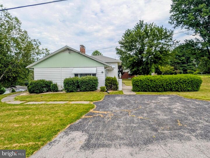 Property Photo: 155 Summit St PA 15537