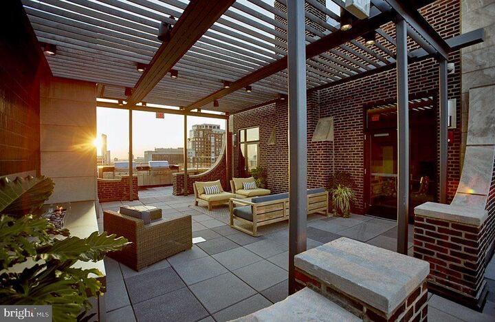 Property Photo:  1616 Walnut Street 0704  PA 19103 