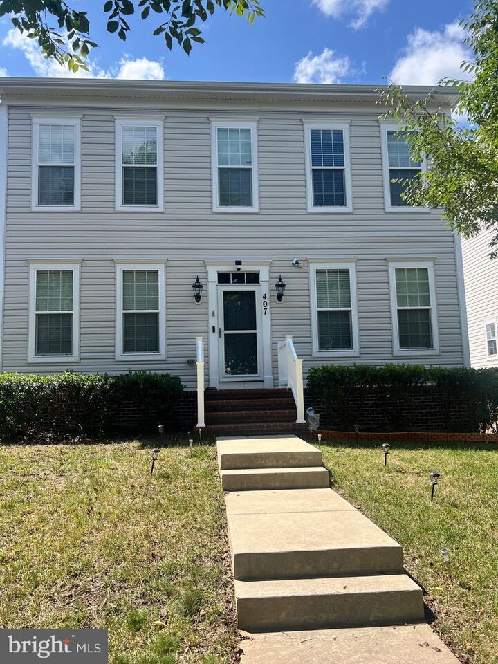 Property Photo: 407 Apricot St VA 22554