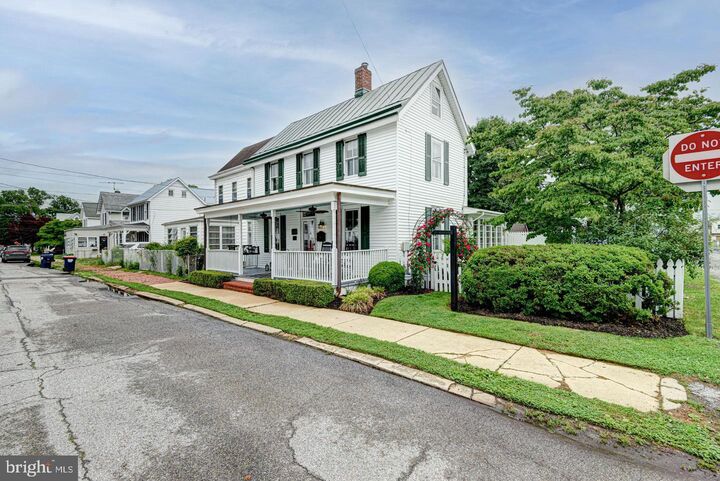 Property Photo: 8 Crawford Street DE 19709