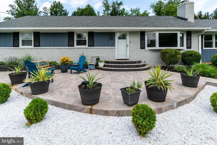 Property Photo:  6 Morningside Drive  NJ 08534 