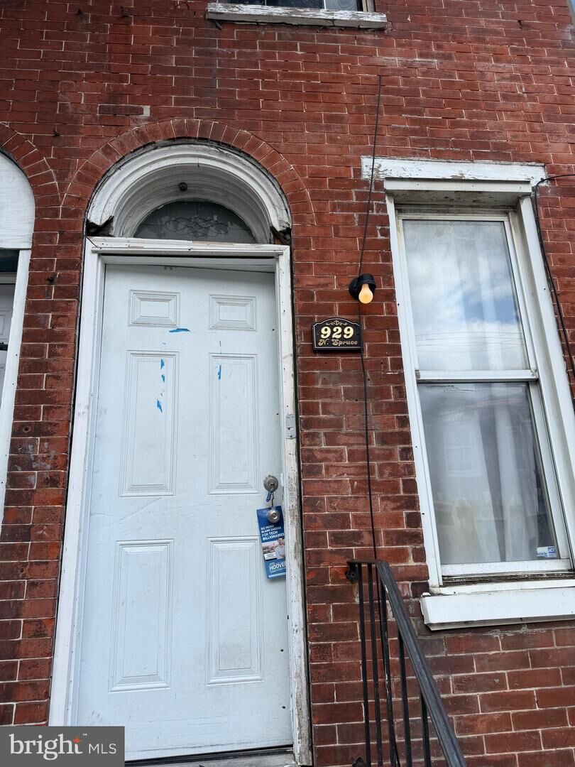 Property Photo: 929 N Spruce Street DE 19801
