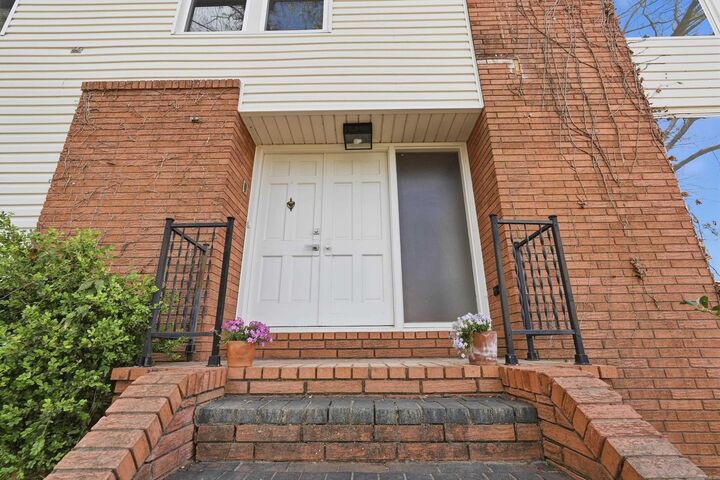 Property Photo:  1 Van Lee Drive  AR 72205 