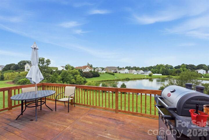 Property Photo: 233 Pinnacle Crossing NC 28152
