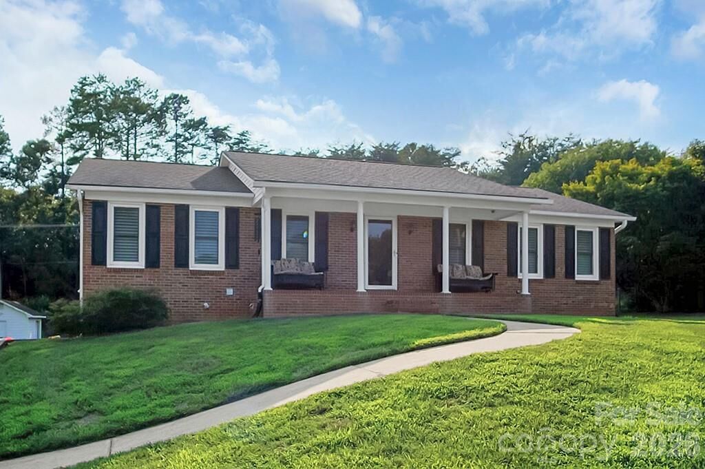 Property Photo:  1950 Brownstone Court  NC 28054 