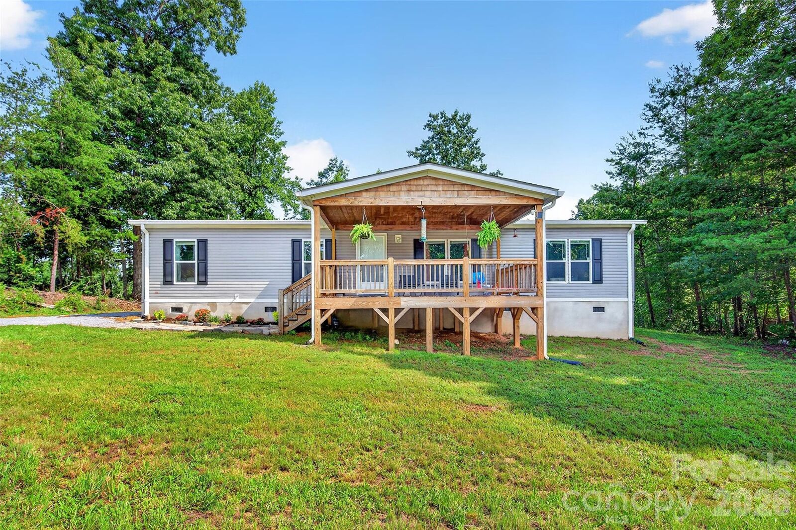 Property Photo: 248 Chestnut Oak Forest Drive NC 28761