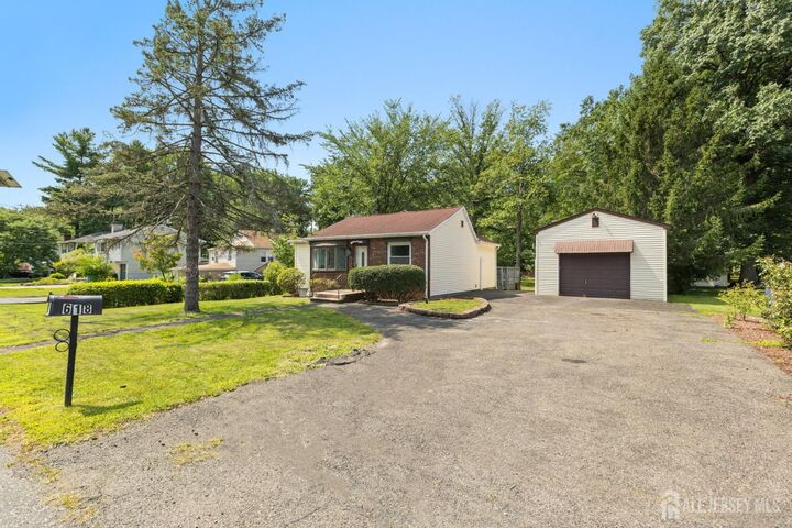 Property Photo:  618 Wood Avenue  NJ 08902 