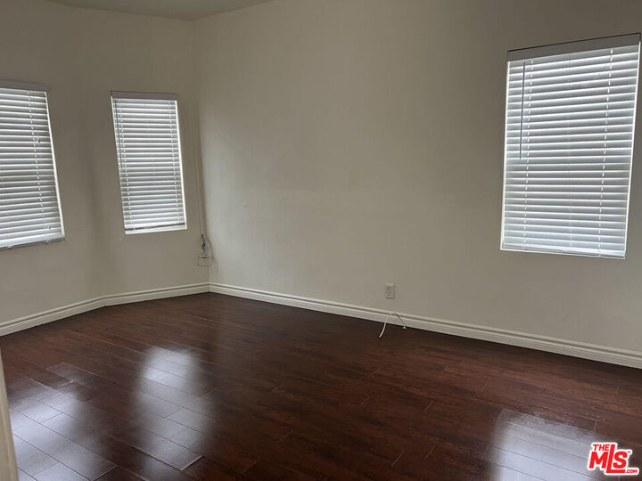 Property Photo: 1406 2nd Ave, Unit 1406 1/2 CA 90019