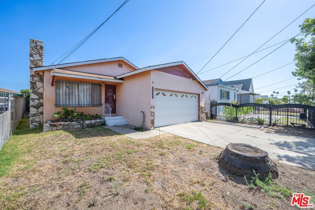 Property Photo:  3229 W 108th St  CA 90303 