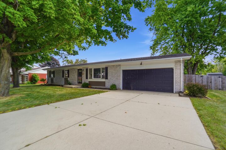 Property Photo: 760 Humble Drive OH 43318