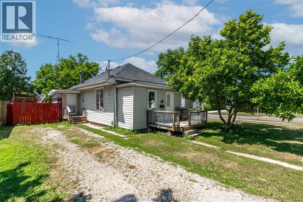 Property Photo:  252 Wellington Street East  ON N7M 3P5 