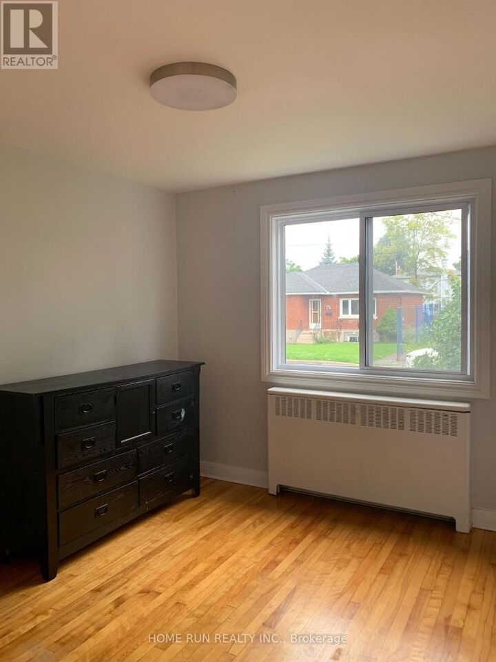 Property Photo:  96 Ontario Street 3  ON K1K 1K9 