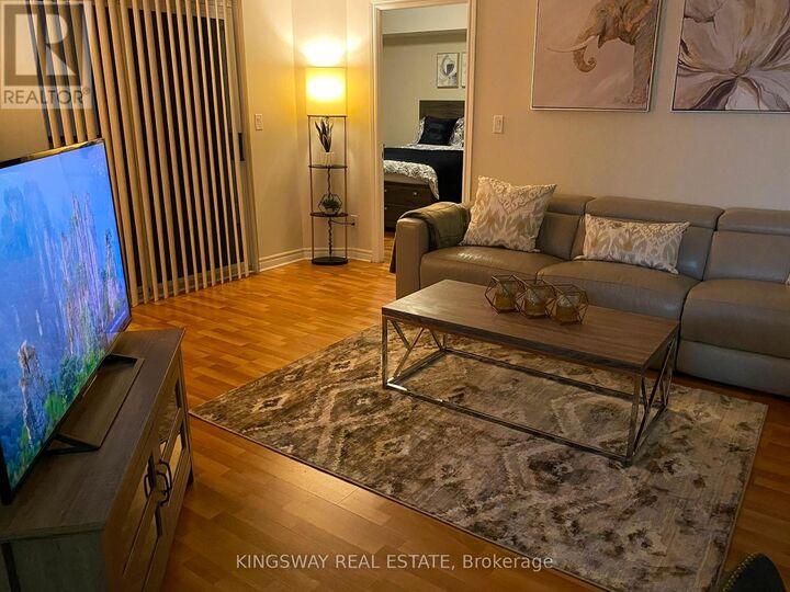 Property Photo:  3888 Duke Of York Boulevard 2730  ON L5B 4P5 