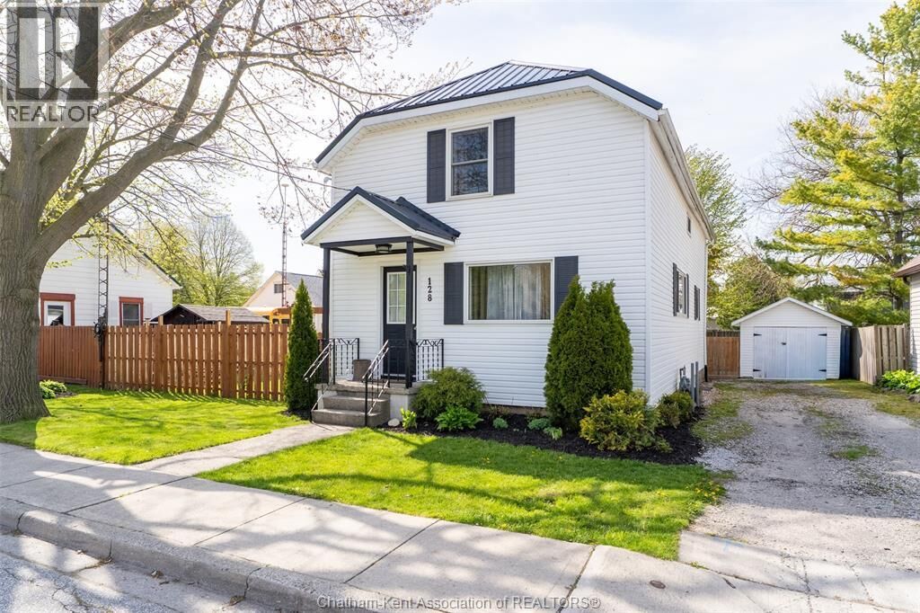 Property Photo:  128 Elizabeth Street  ON N0P 2K0 