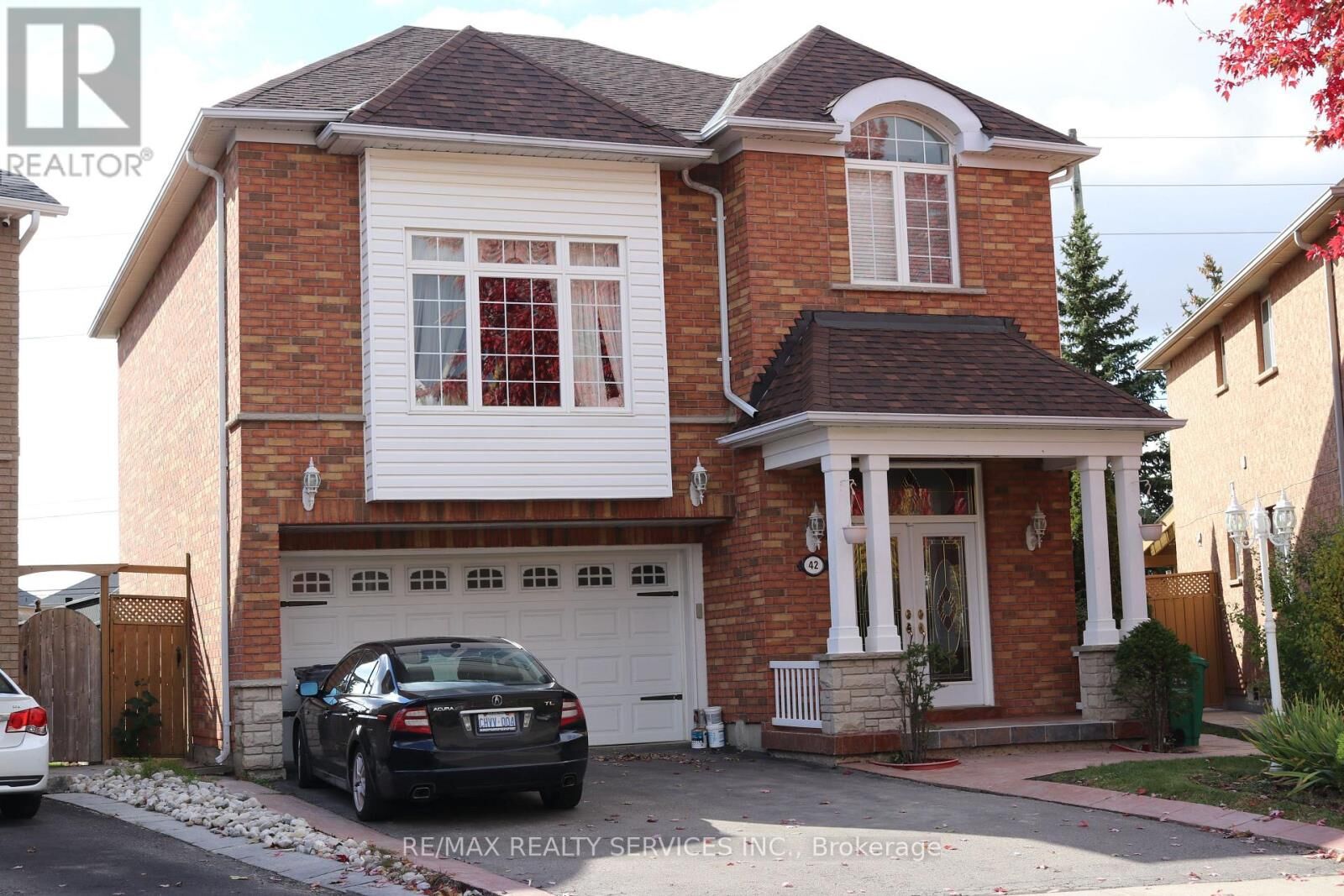 Property Photo: 42 Brambirch Crescent ON L7A 1V1