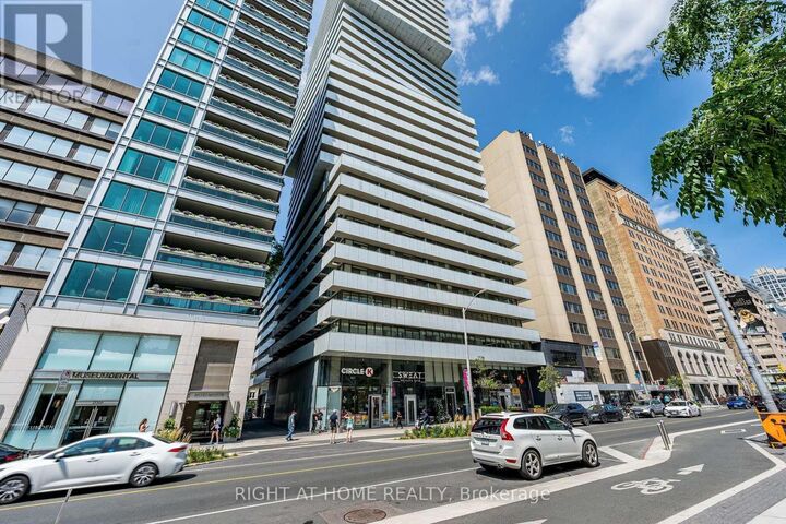 Property Photo: 200 West Bloor Street West 1604 ON M5S 0B1