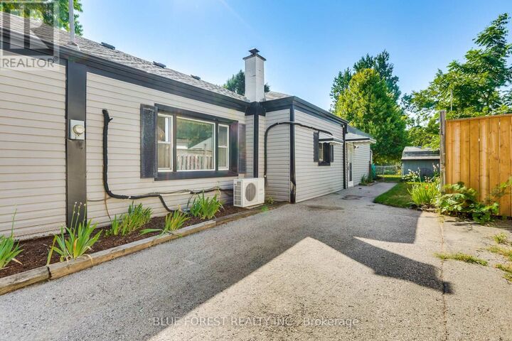 Property Photo:  1039 Frances Street  ON N5W 2L8 