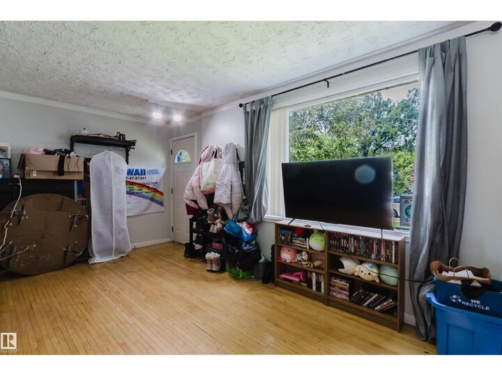 Property Photo: 10955 72 Av NW AB T6G 0B1