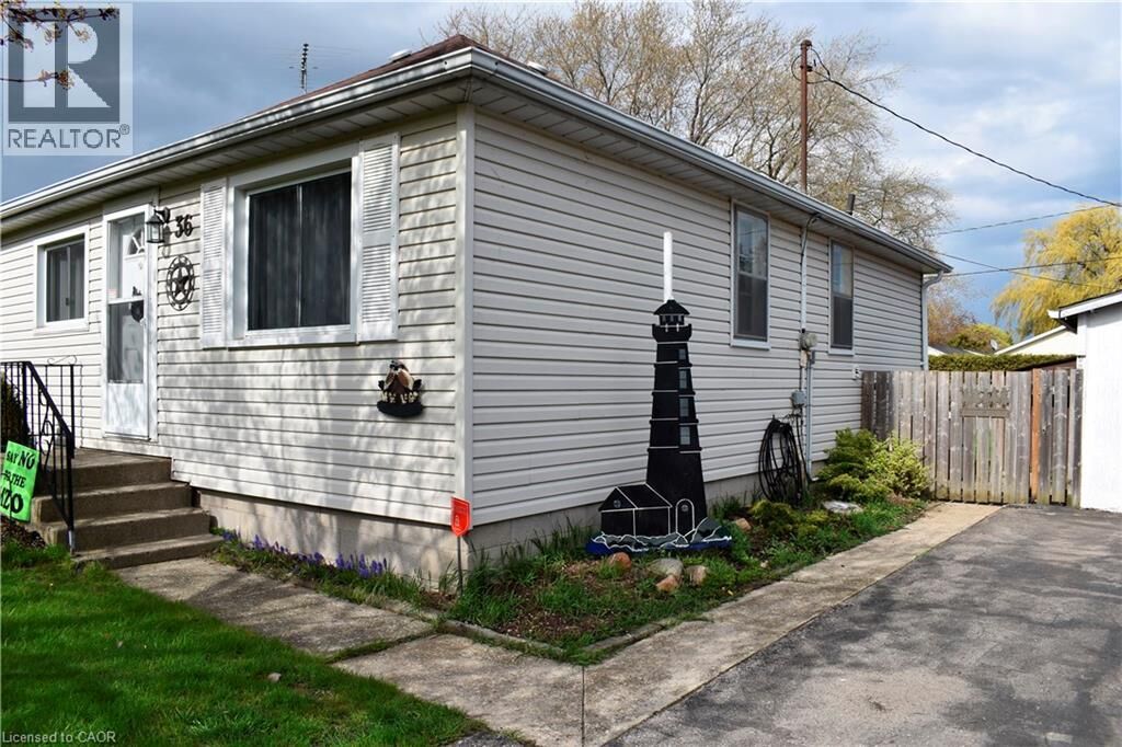 Property Photo: 36 Woodhouse Avenue ON N0A 1N8