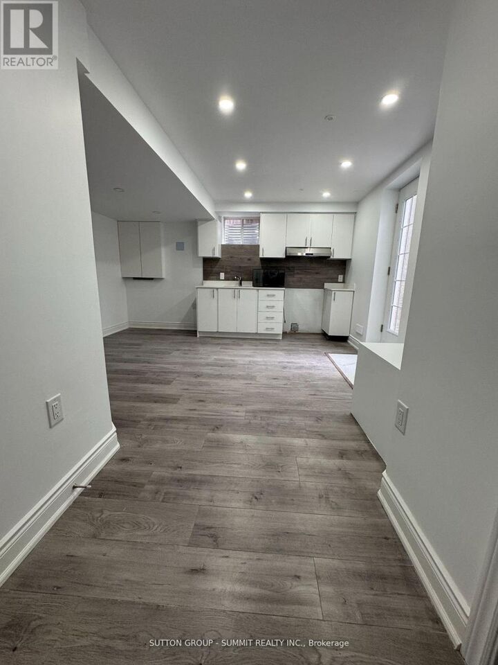 Property Photo:  674 Thompson Road South Lower  ON L9T 0C7 