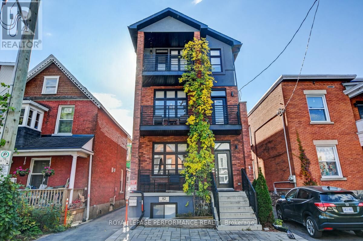 Property Photo:  82 Third Avenue Unit B  ON K1S 2J8 
