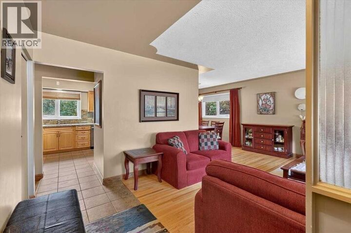 Property Photo: 7536 Fleetwood Drive Southeast AB T2H 0X1