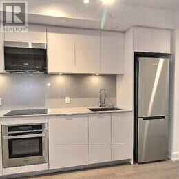 Property Photo: 8 Cedarland Drive 705 ON L6G 0H4