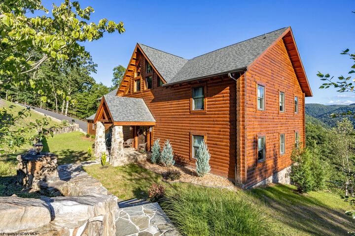 Property Photo:  200 Oak Ridge Drive  WV 26508 