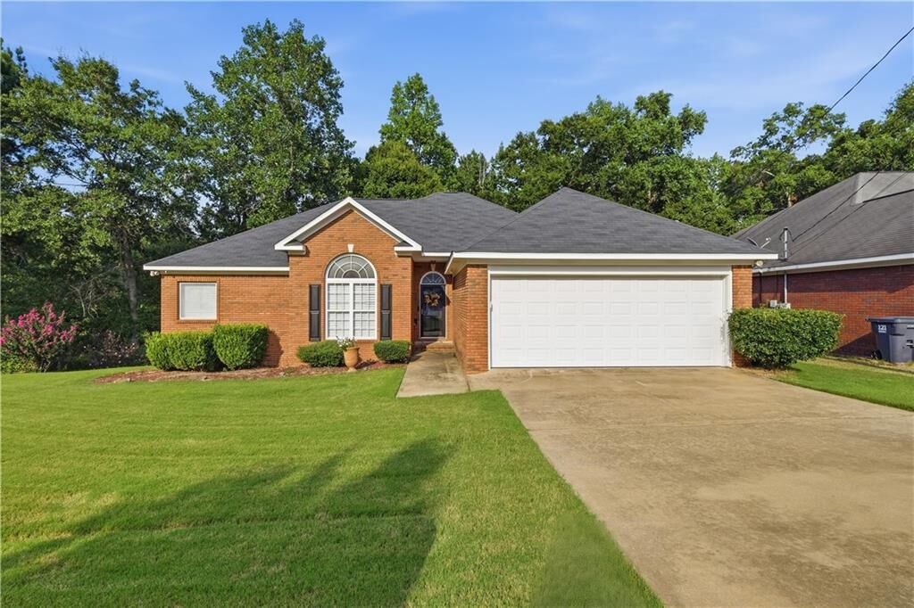 Property Photo:  5106 Briarwood Court  AL 36867 