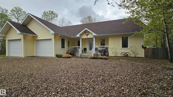 Property Photo:  7 Andrew Drive  AB T0A 0M0 