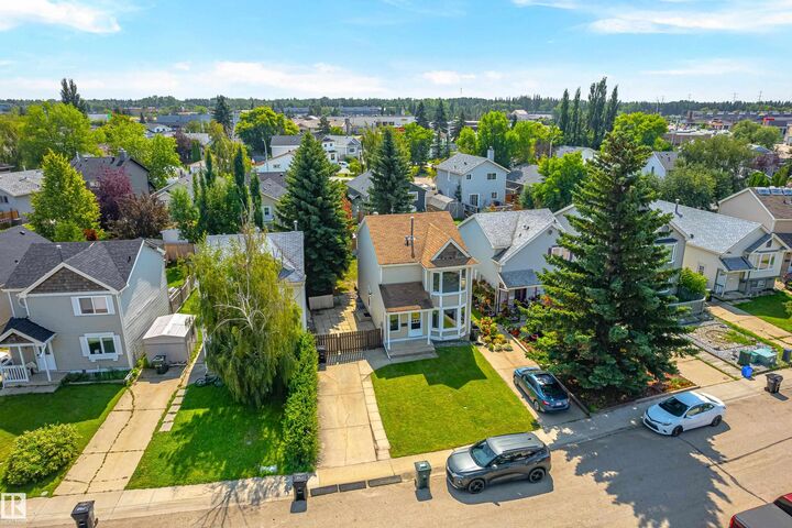Property Photo: 281 Vantage Lane AB T8A 4J3