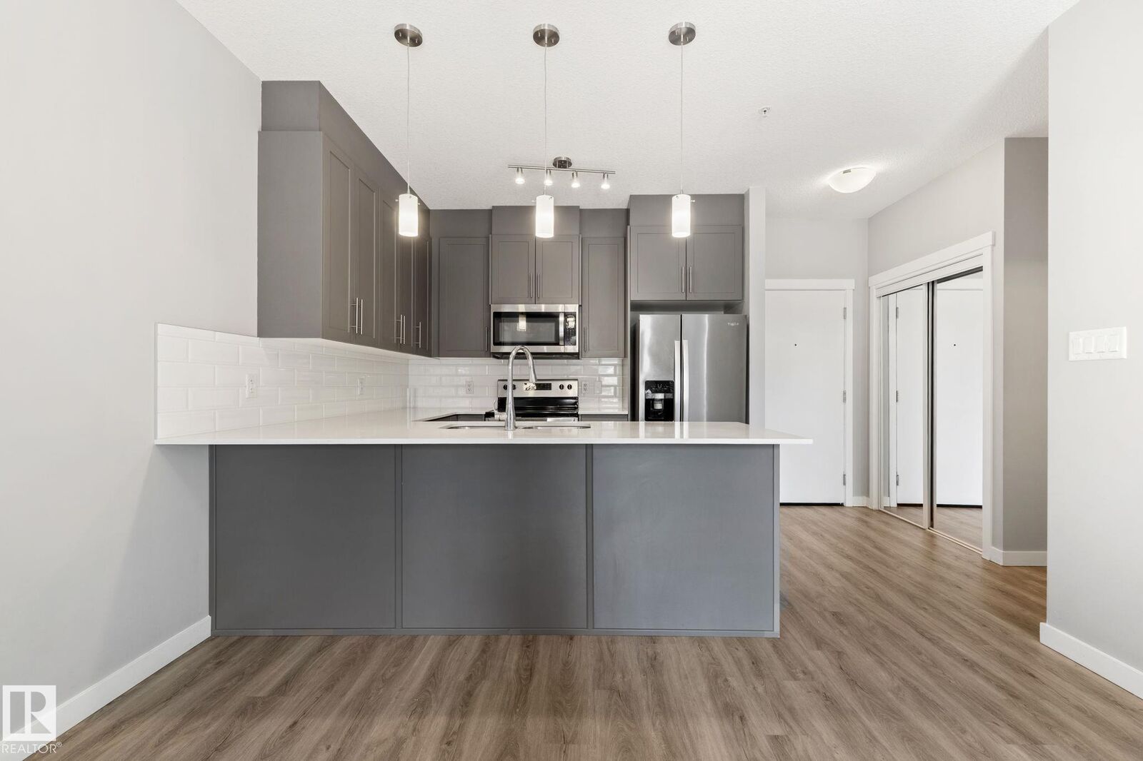 Property Photo:  812 Welsh Drive SW 121  AB T6X 1Y7 