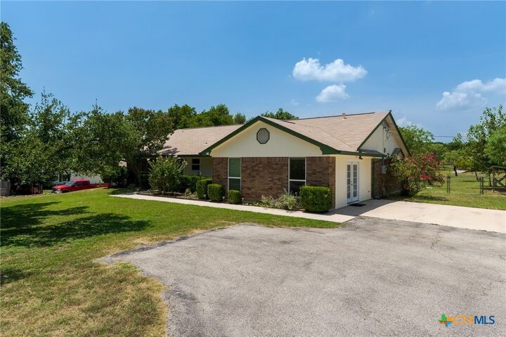 Property Photo: 3200 Lois Lane TX 76539