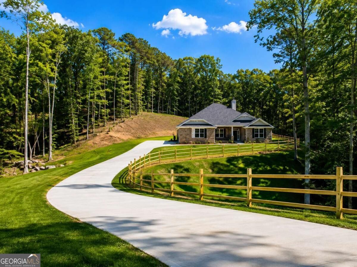 Property Photo: 5372 Tuscany Drive GA 30135