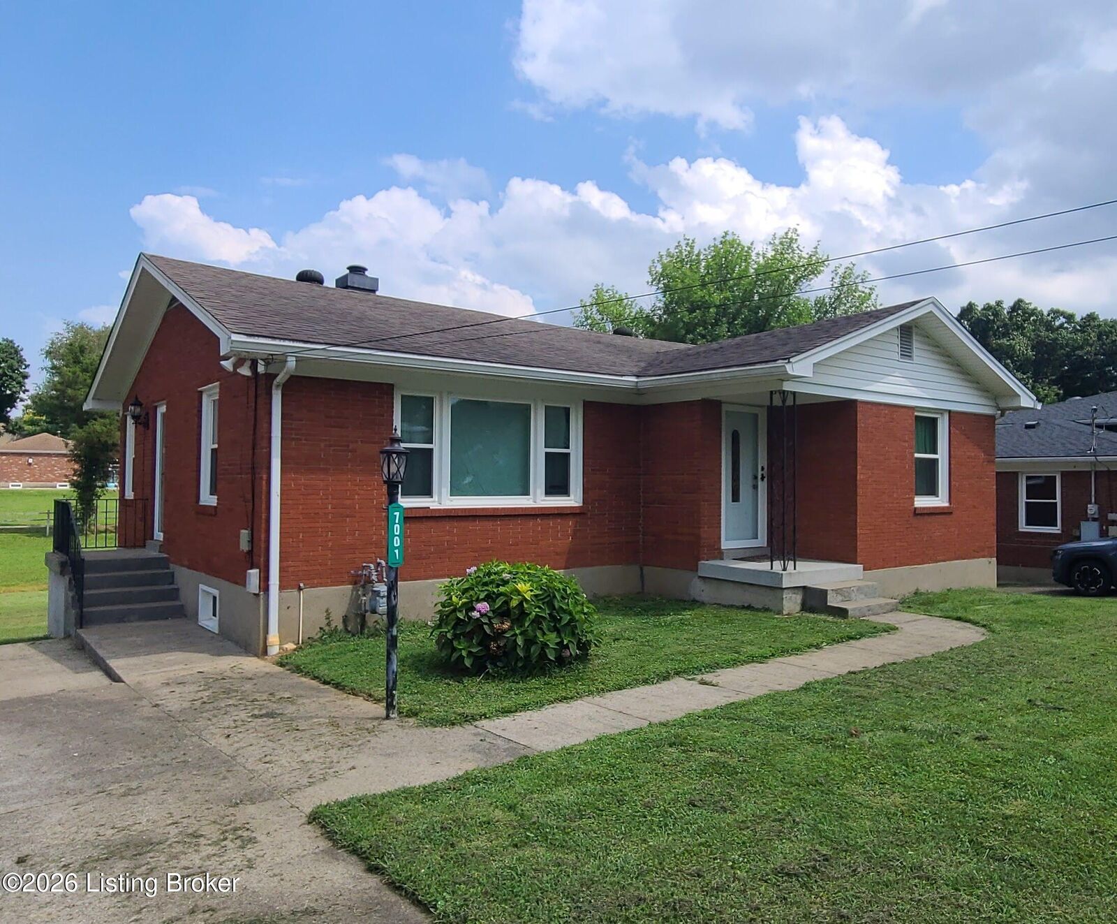 Property Photo: 7001 Monty Ln KY 40291