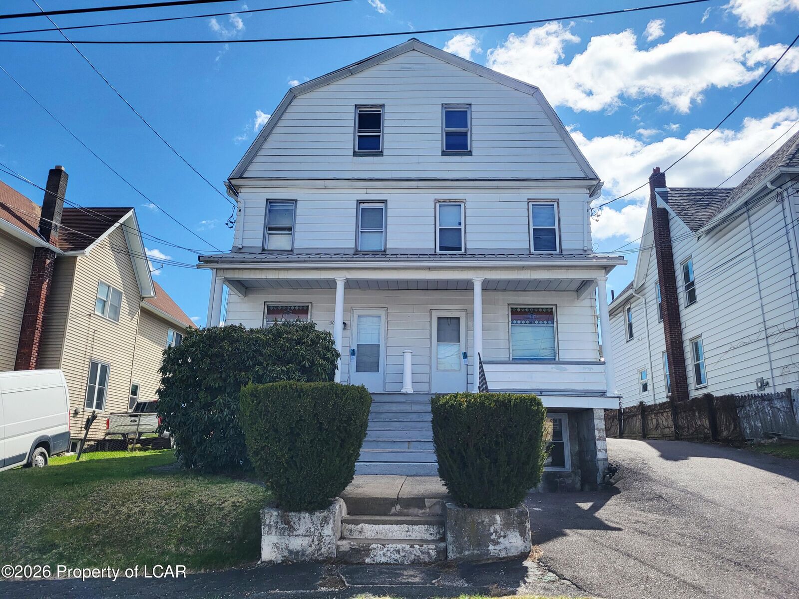 Property Photo:  