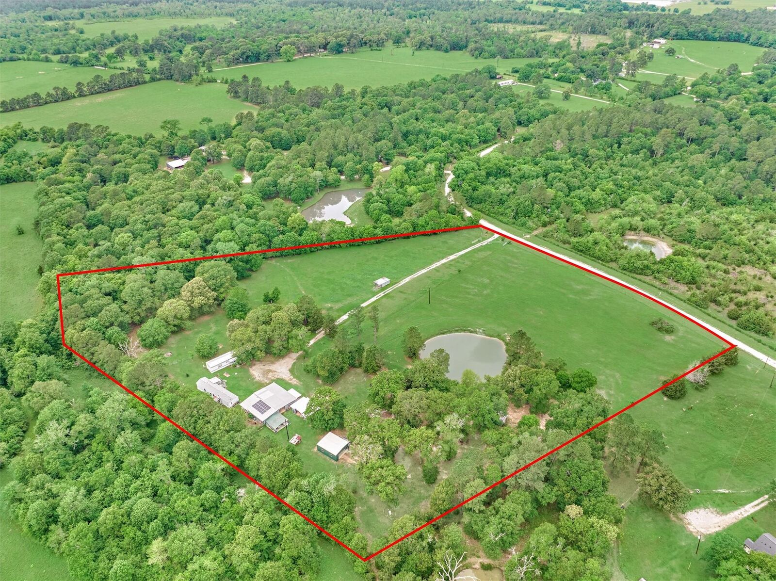 Property Photo: 88 Piney Point Road TX 77340